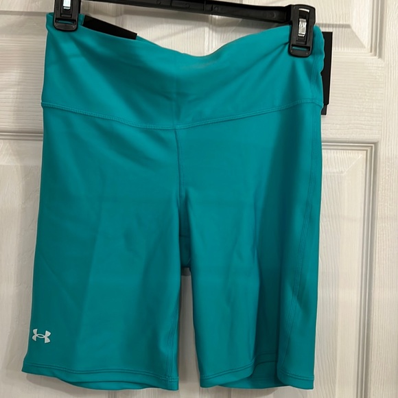 NWT compression high rise bike shorts Under Armour size M for women - Picture 1 of 2